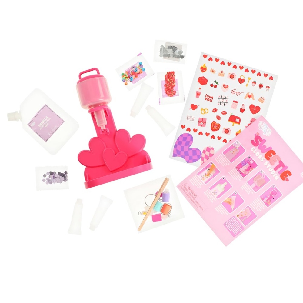 Sweetie Gloss Studio Lip Gloss Making Kit - Picture 2 of 4